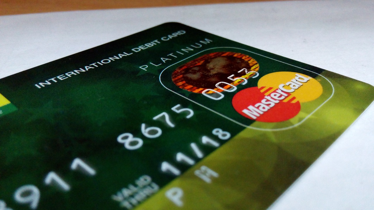 international-debit-card-388996_1280.jpg