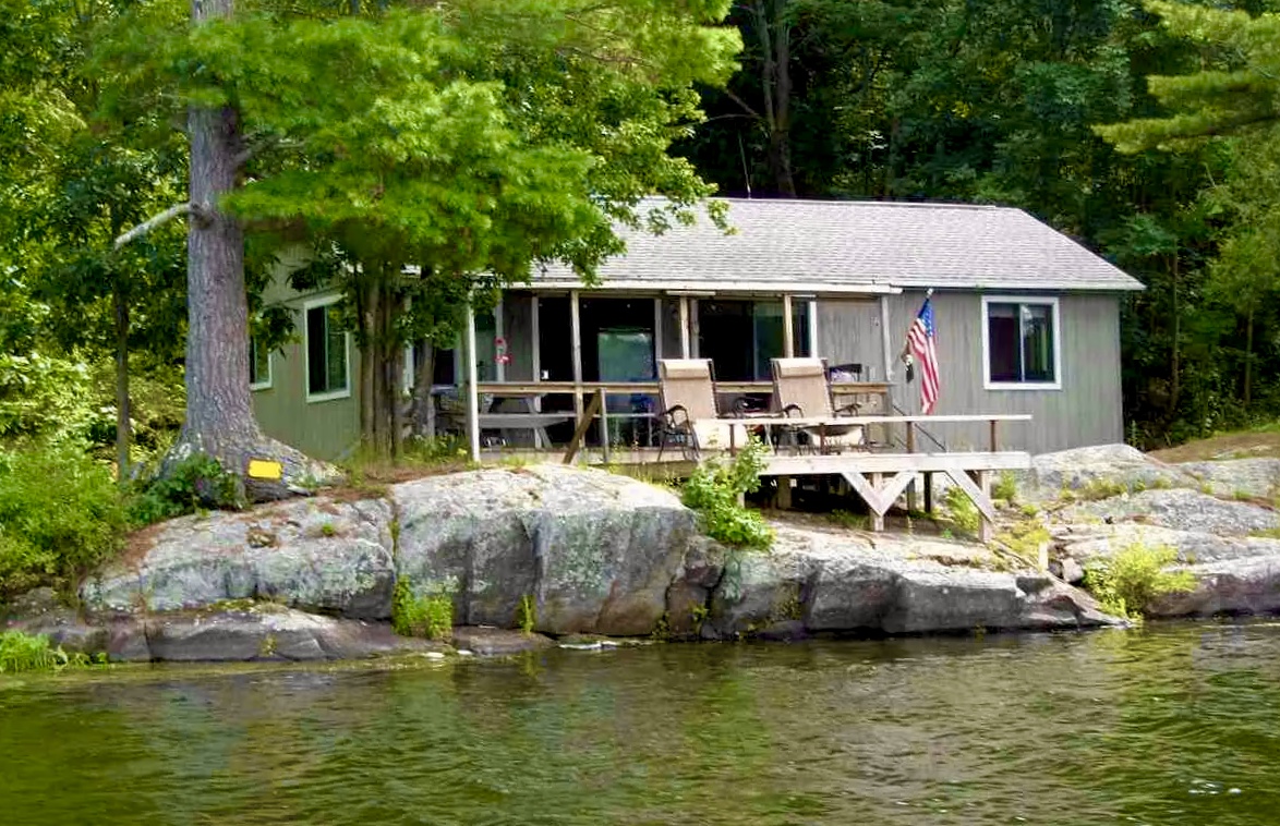 offgrid-cabin-on-the-lake-29-acres-of-woodland-in-new-york-usd-229-900-blurt